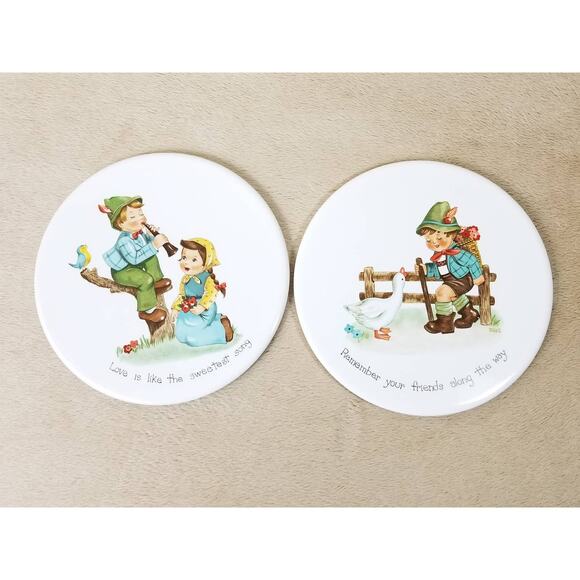 HYALYN USA Trivet Hot Plate 6" Ceramic Round Little Boy & Girl Wall Decor Vtg - Picture 1 of 12
